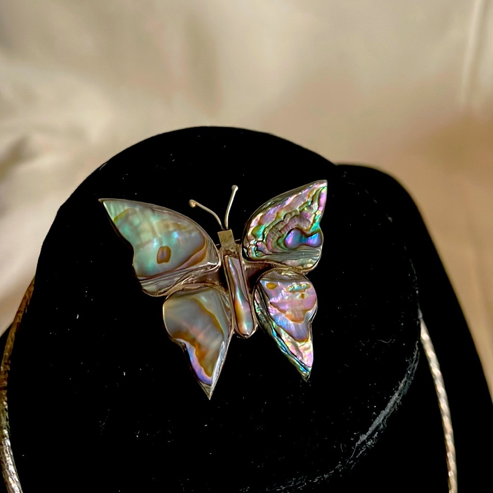VINTAGE BUTTERFLY BROOCH